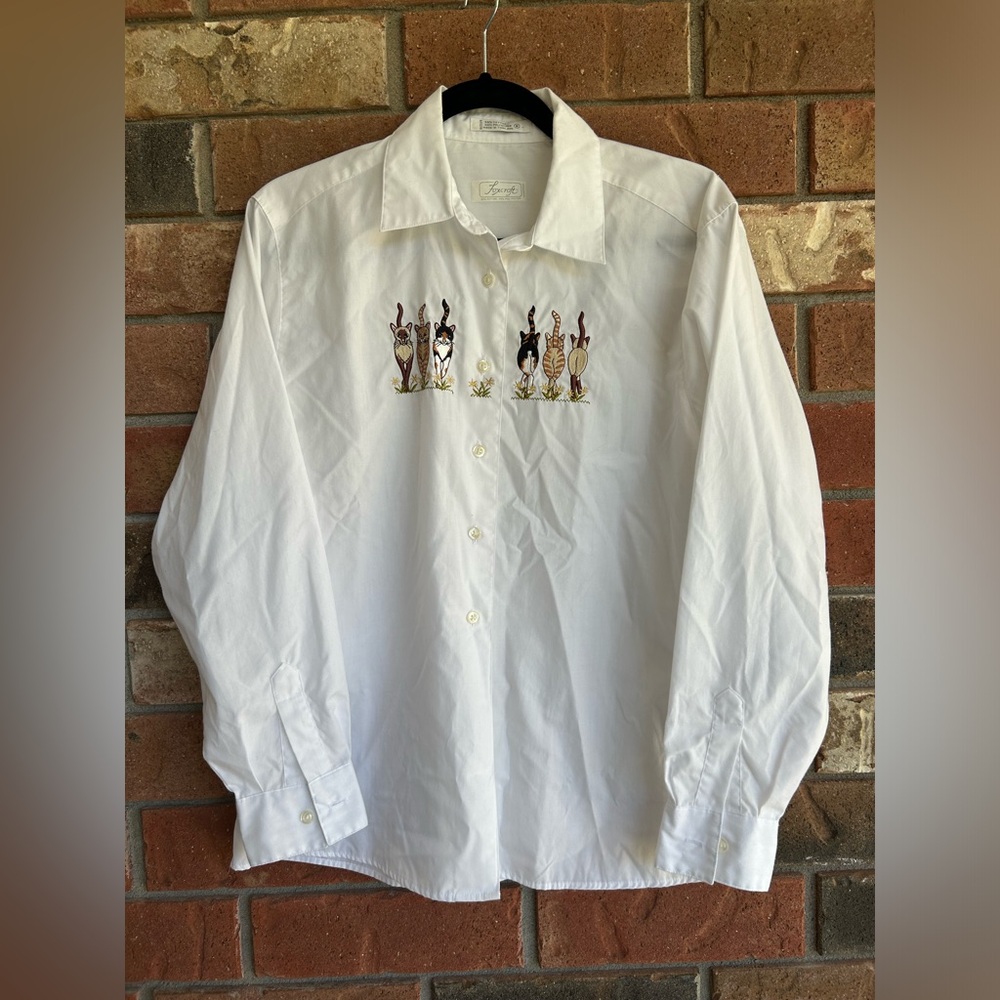 Foxcroft- White button down shirt with cats embroidery